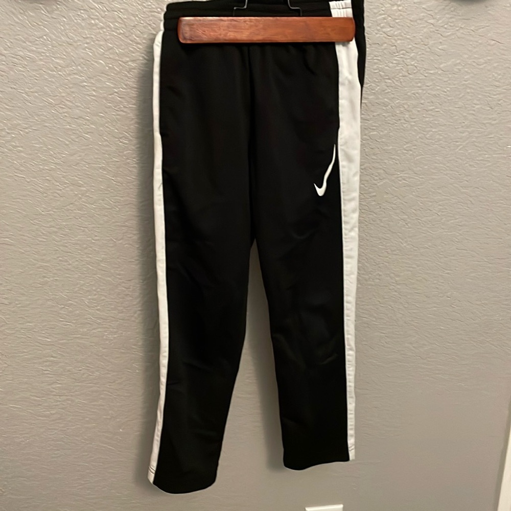 Boys Nike joggers ￼
